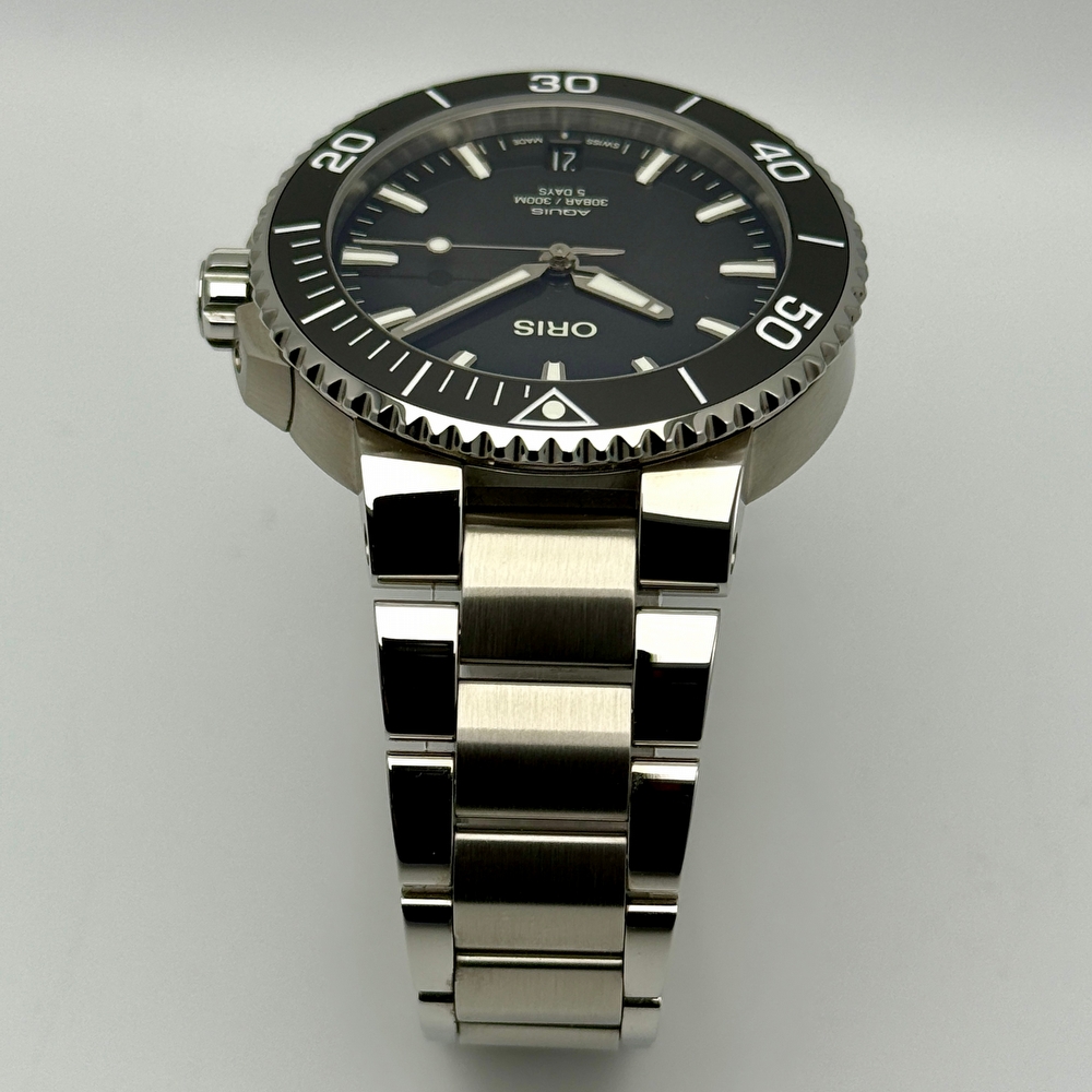 Oris Aquis Date Calibre 400 Grey