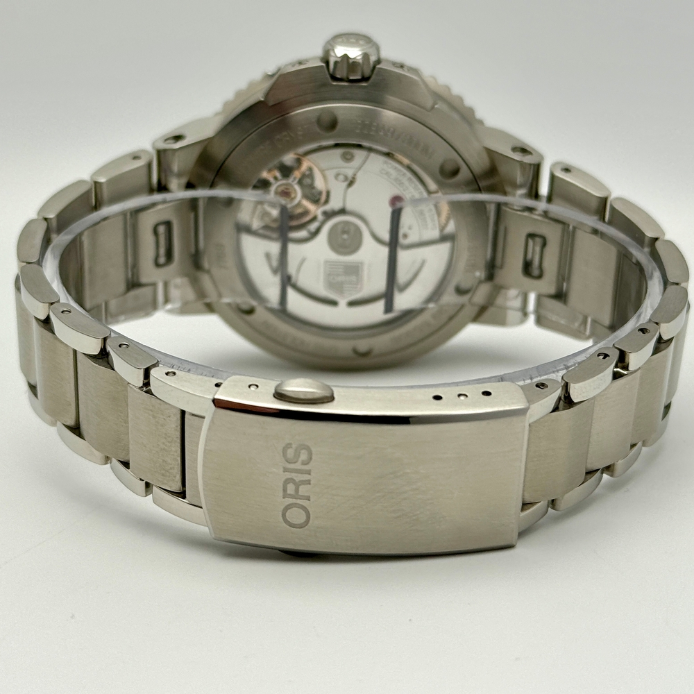 Oris Aquis Date Calibre 400 Grey