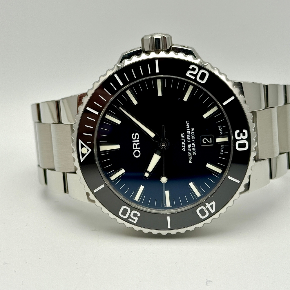 Oris Aquis Date Gradient Blue
