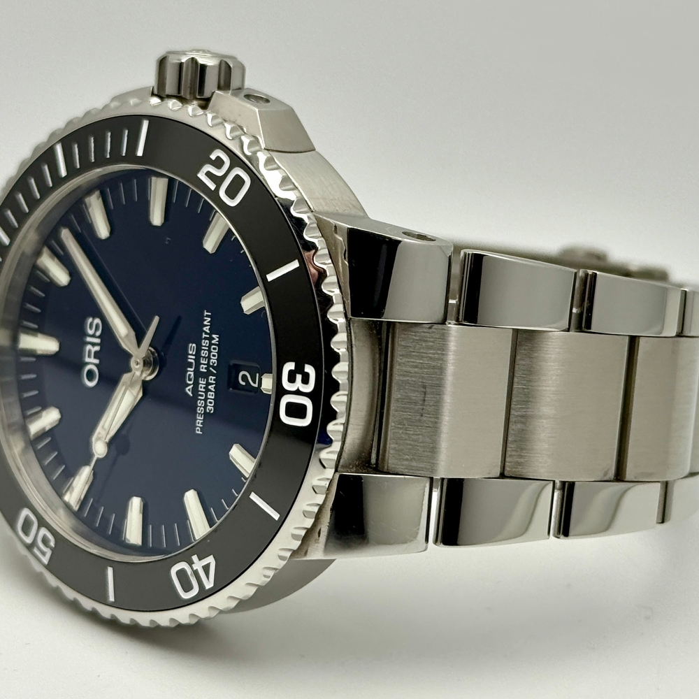 Oris Aquis Date Gradient Blue