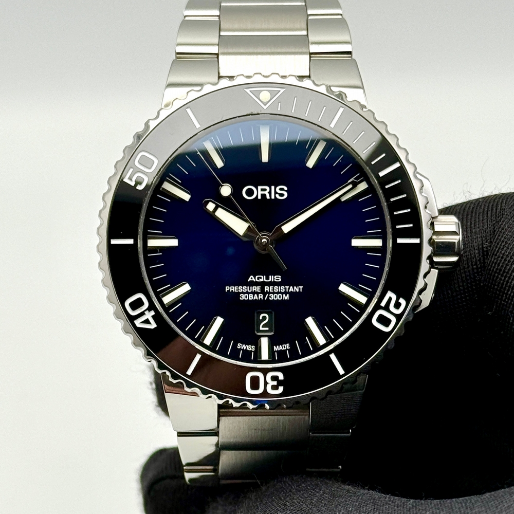 Oris Aquis Date Gradient Blue