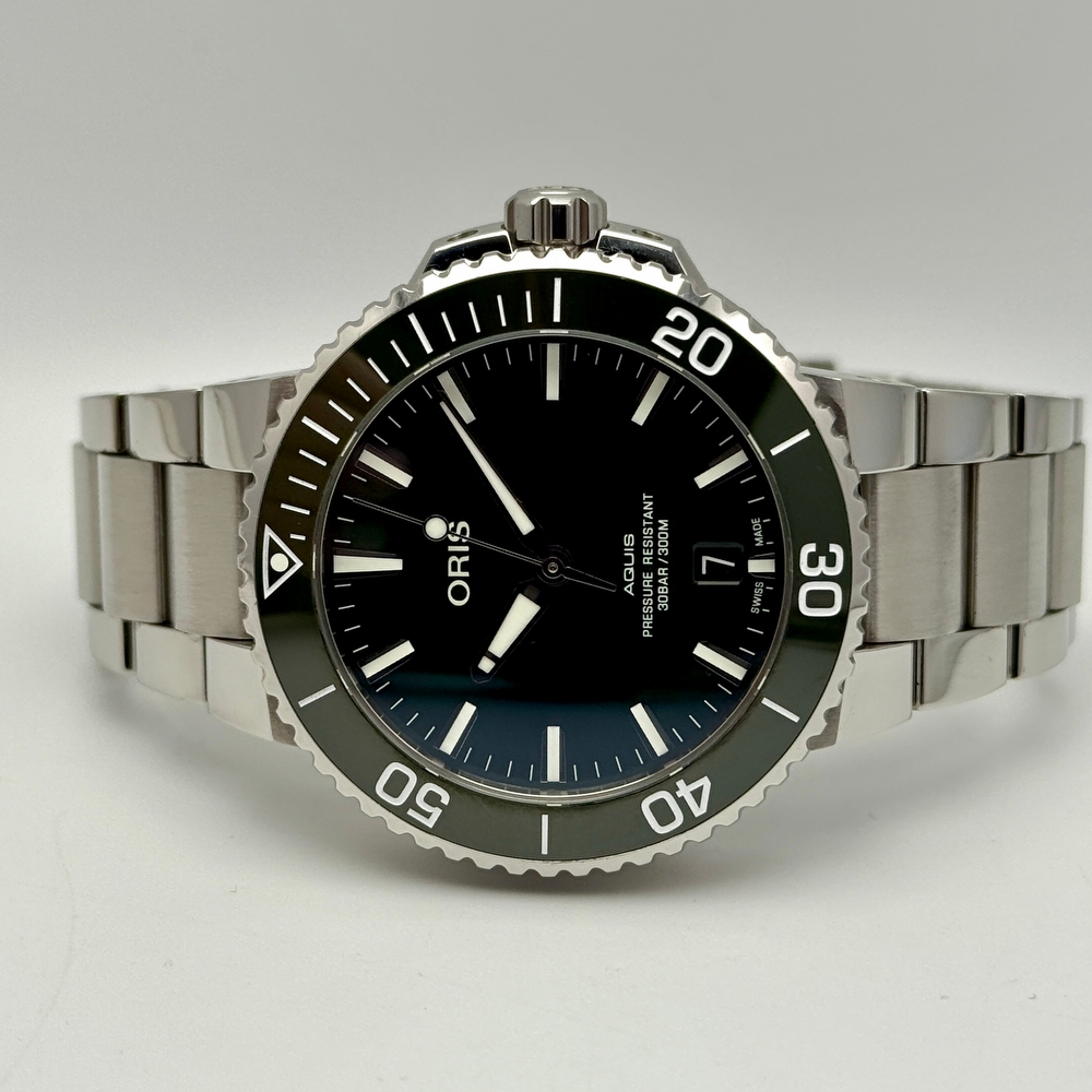 Oris Aquis Date Green