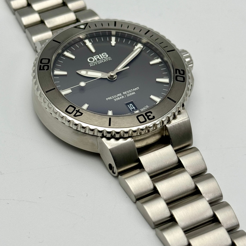 Oris Aquis Date Tungsten