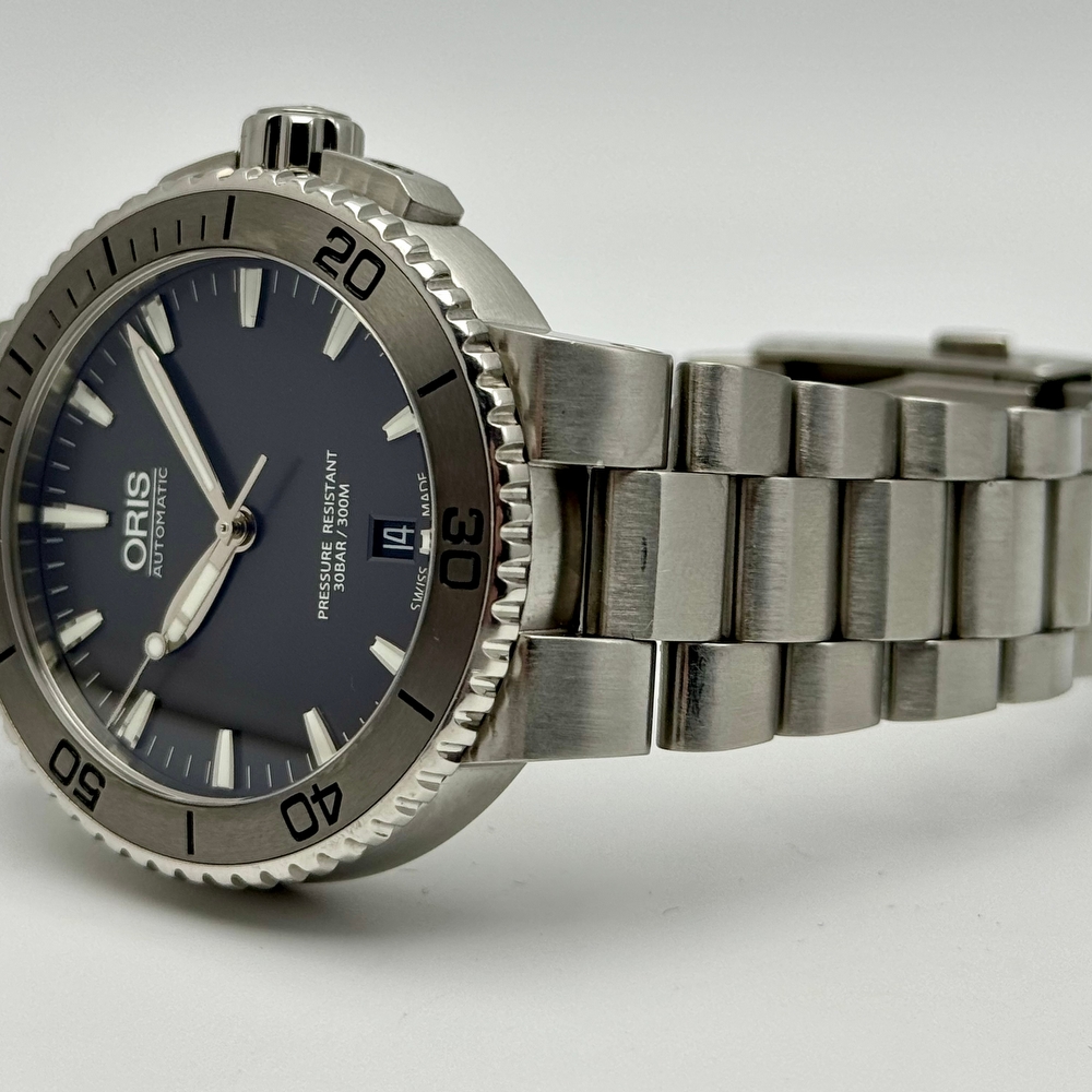 Oris Aquis Date Tungsten