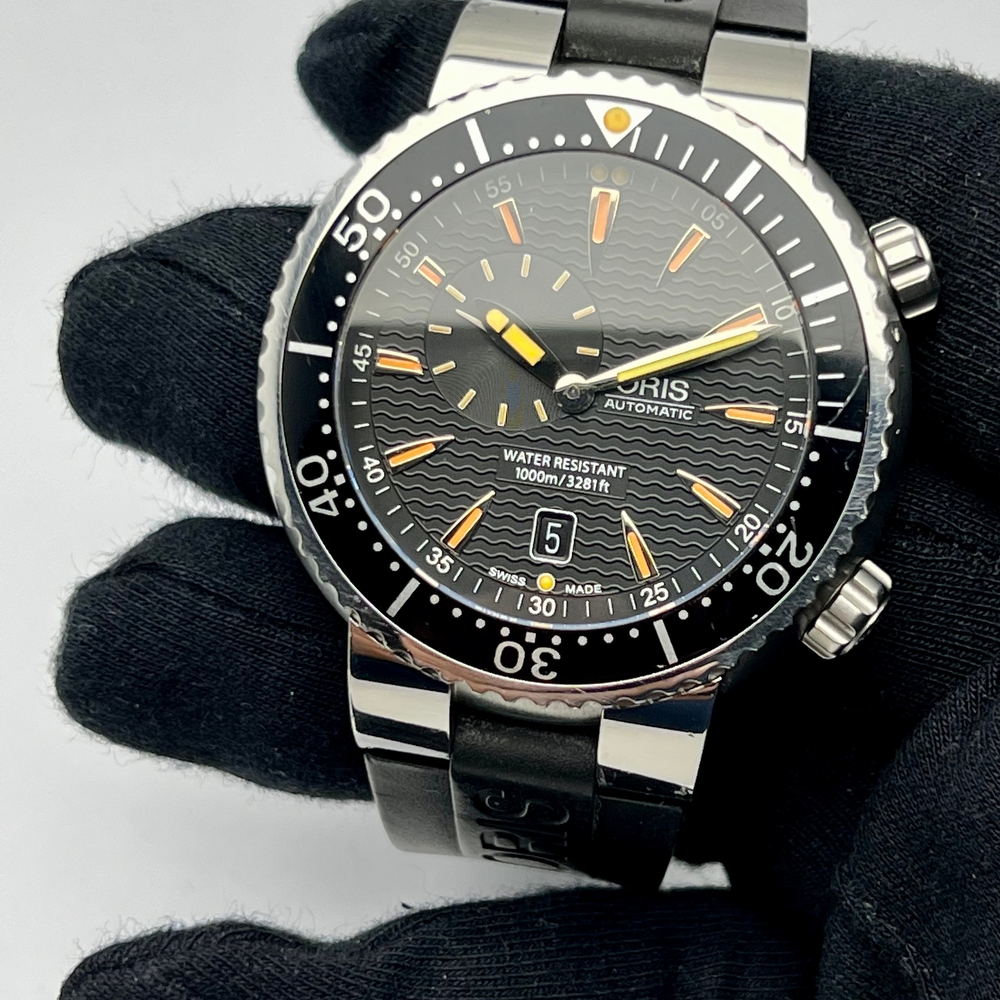Oris Divers Small Seconds Date