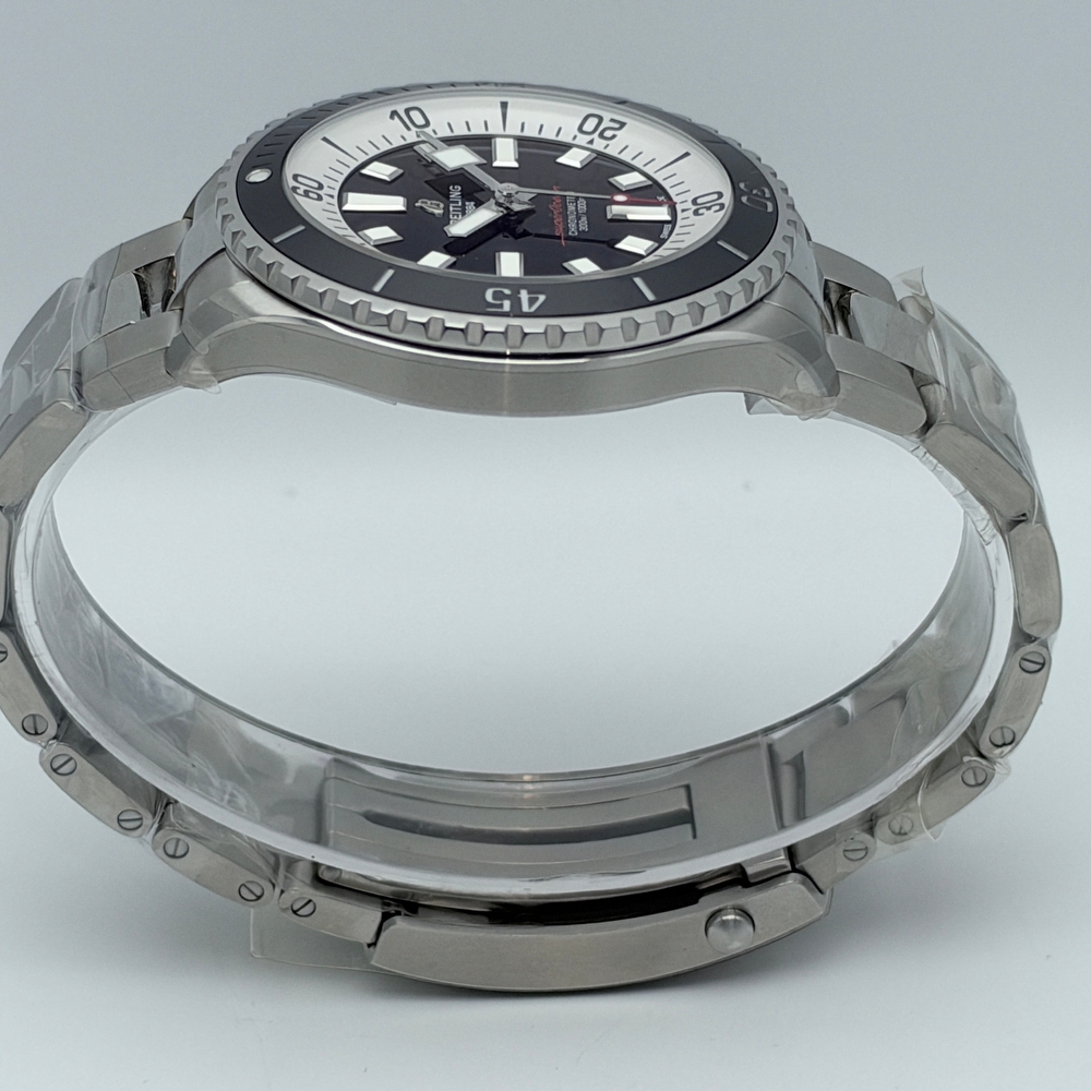 Breitling Superocean Automatic 44 black 