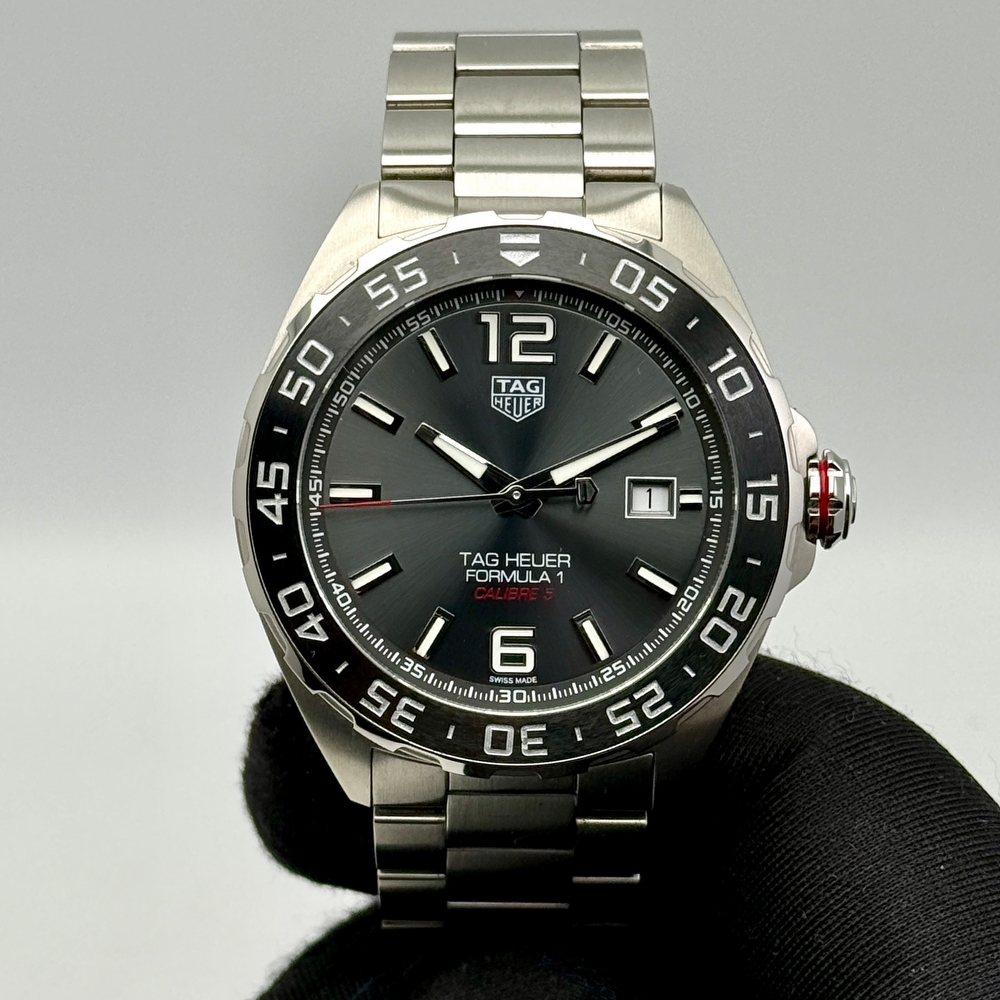 TAG Heuer Formula 1 Date