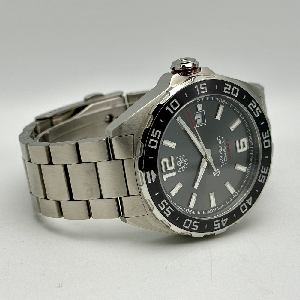 TAG Heuer Formula 1 Date