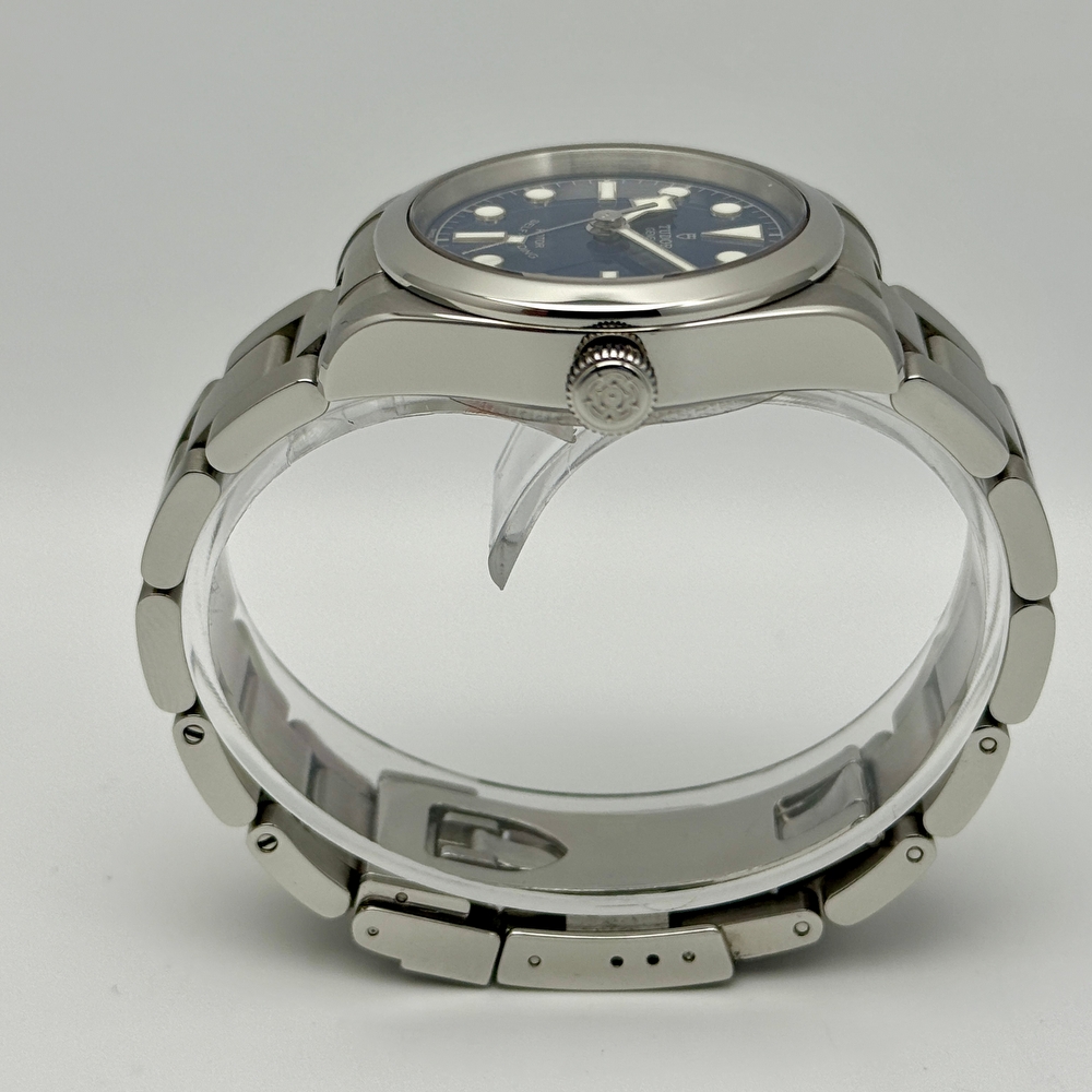 Tudor Black Bay 32 Blue