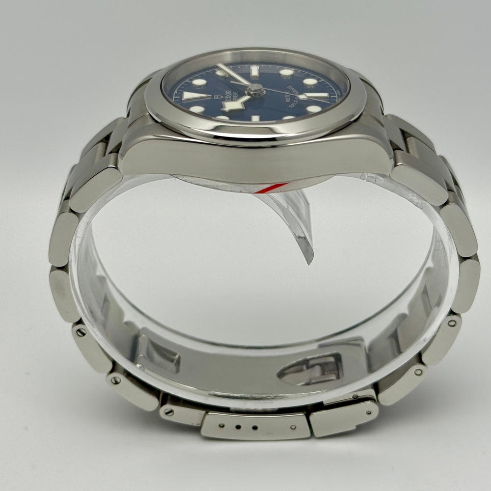Tudor Black Bay 32 Blue