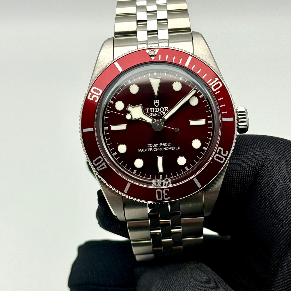Tudor Black Bay 58 Bordeaux