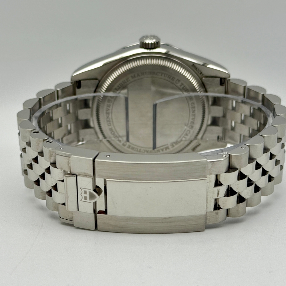 Tudor Black Bay One 39