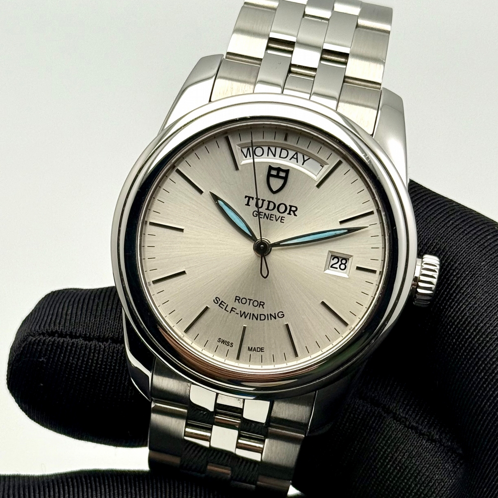 Tudor Glamour Day Date