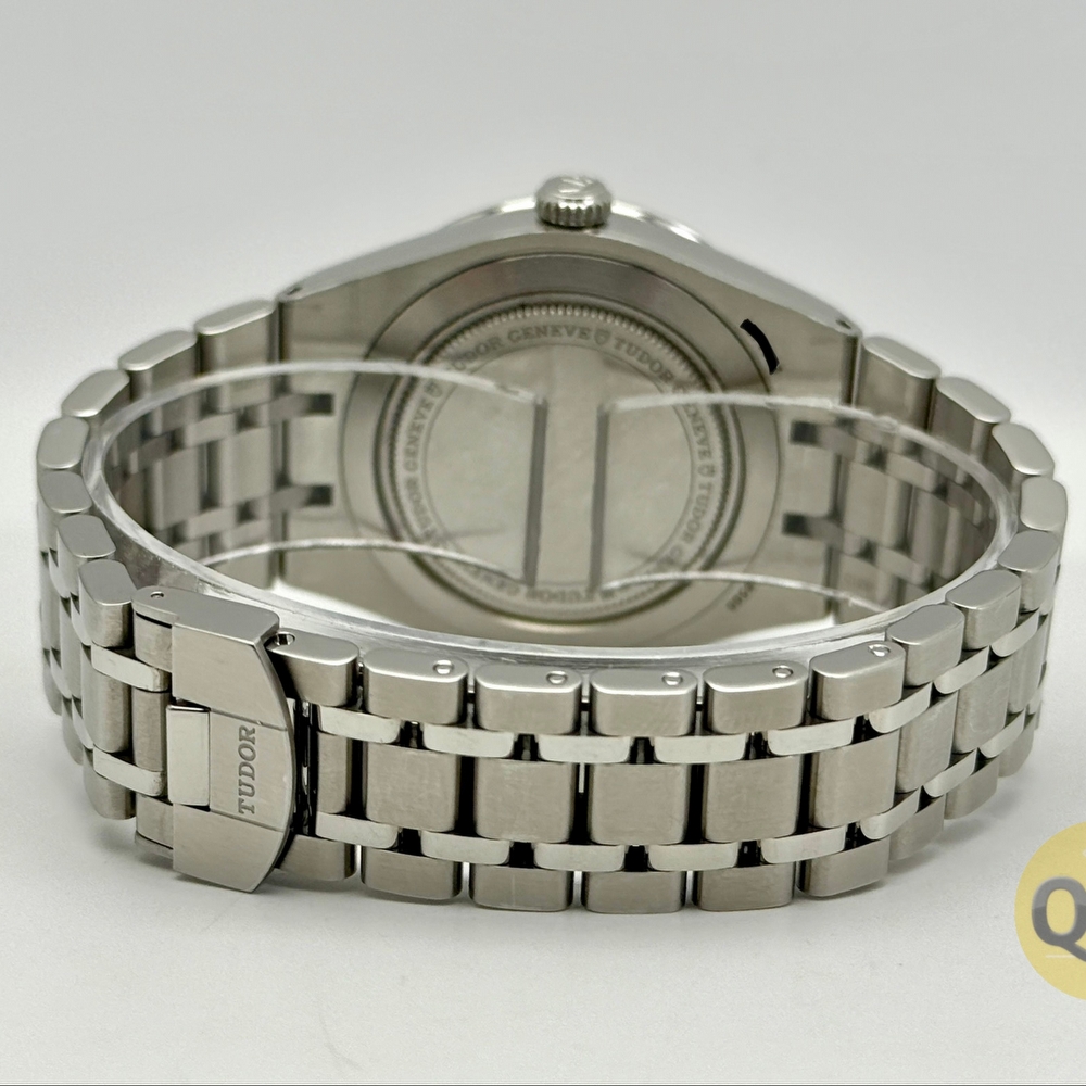 Tudor Royal 